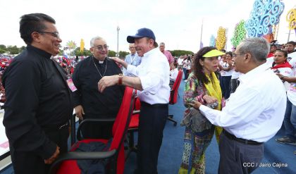 40/19 ¡Siempre Más Allá! celebrando la esperanza, el amor y la paz