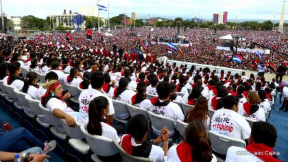 40/19 ¡Siempre Más Allá! celebrando la esperanza, el amor y la paz