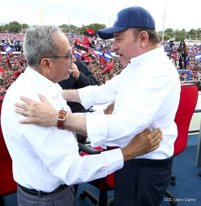 40/19 ¡Siempre Más Allá! celebrando la esperanza, el amor y la paz
