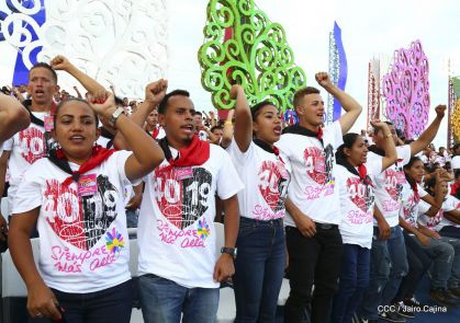 40/19 ¡Siempre Más Allá! celebrando la esperanza, el amor y la paz