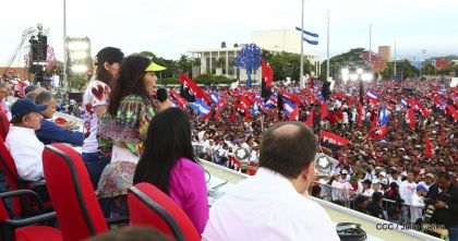 40/19 ¡Siempre Más Allá! celebrando la esperanza, el amor y la paz