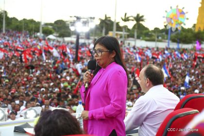 40/19 ¡Siempre Más Allá! celebrando la esperanza, el amor y la paz