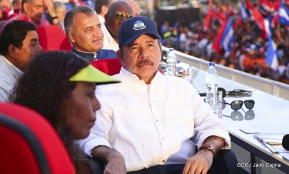 40/19 ¡Siempre Más Allá! celebrando la esperanza, el amor y la paz