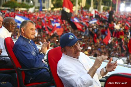 40/19 ¡Siempre Más Allá! celebrando la esperanza, el amor y la paz