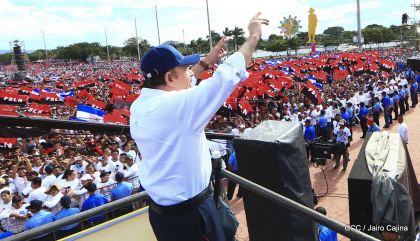 40/19 ¡Siempre Más Allá! celebrando la esperanza, el amor y la paz