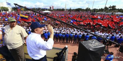 40/19 ¡Siempre Más Allá! celebrando la esperanza, el amor y la paz