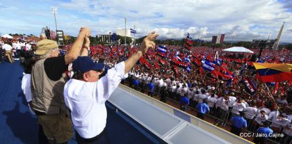 40/19 ¡Siempre Más Allá! celebrando la esperanza, el amor y la paz