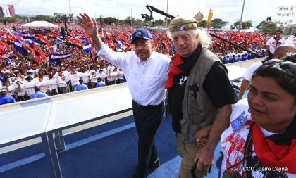 40/19 ¡Siempre Más Allá! celebrando la esperanza, el amor y la paz