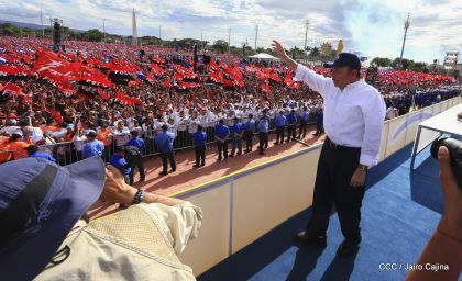 40/19 ¡Siempre Más Allá! celebrando la esperanza, el amor y la paz