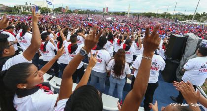 40/19 ¡Siempre Más Allá! celebrando la esperanza, el amor y la paz