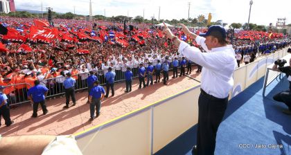 40/19 ¡Siempre Más Allá! celebrando la esperanza, el amor y la paz
