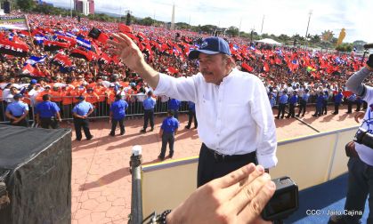40/19 ¡Siempre Más Allá! celebrando la esperanza, el amor y la paz