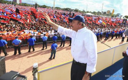 40/19 ¡Siempre Más Allá! celebrando la esperanza, el amor y la paz