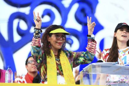 40/19 ¡Siempre Más Allá! celebrando la esperanza, el amor y la paz