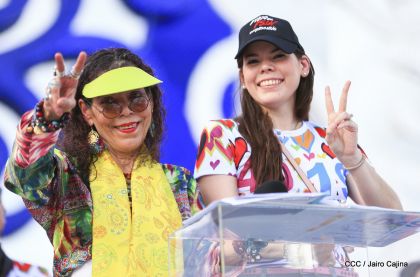 40/19 ¡Siempre Más Allá! celebrando la esperanza, el amor y la paz