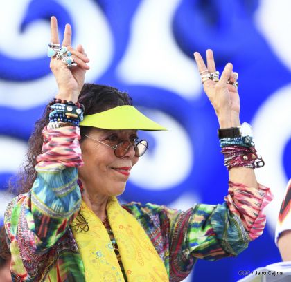 40/19 ¡Siempre Más Allá! celebrando la esperanza, el amor y la paz