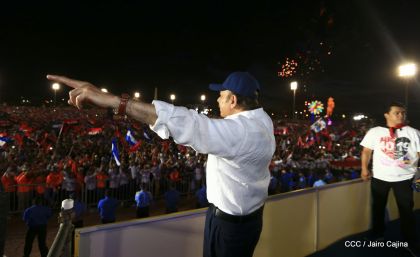 40/19 ¡Siempre Más Allá! celebrando la esperanza, el amor y la paz