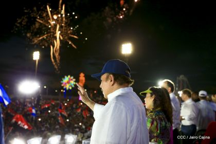 40/19 ¡Siempre Más Allá! celebrando la esperanza, el amor y la paz