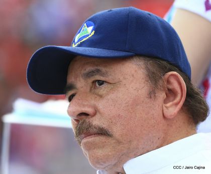 40/19 ¡Siempre Más Allá! celebrando la esperanza, el amor y la paz