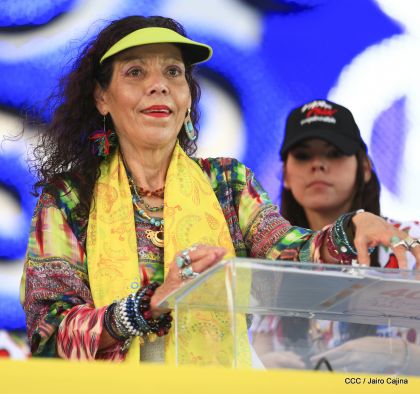 40/19 ¡Siempre Más Allá! celebrando la esperanza, el amor y la paz