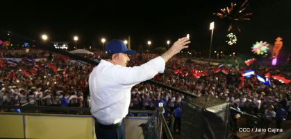 40/19 ¡Siempre Más Allá! celebrando la esperanza, el amor y la paz