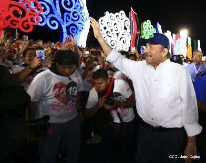 40/19 ¡Siempre Más Allá! celebrando la esperanza, el amor y la paz