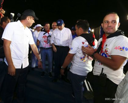 40/19 ¡Siempre Más Allá! celebrando la esperanza, el amor y la paz