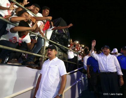 40/19 ¡Siempre Más Allá! celebrando la esperanza, el amor y la paz