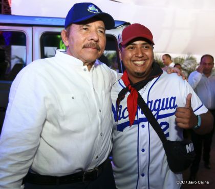 40/19 ¡Siempre Más Allá! celebrando la esperanza, el amor y la paz