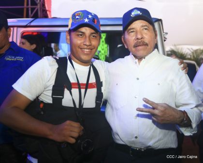 40/19 ¡Siempre Más Allá! celebrando la esperanza, el amor y la paz