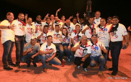 40/19 ¡Siempre Más Allá! celebrando la esperanza, el amor y la paz