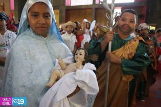 Familias participan en último día del novenario al Niño Dios