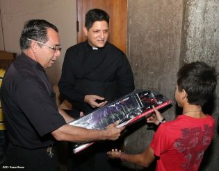 Familias participan en último día del novenario al Niño Dios