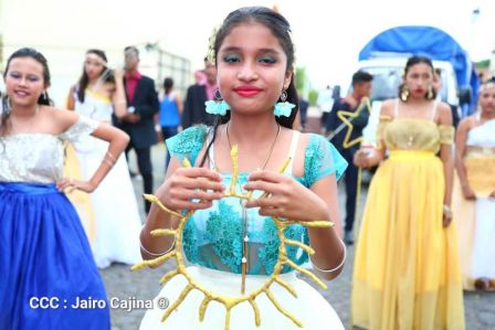Leoneses conmemoran 131 aniversario de la publicación de Azul de Rubén Darío