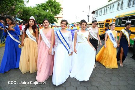 Leoneses conmemoran 131 aniversario de la publicación de Azul de Rubén Darío