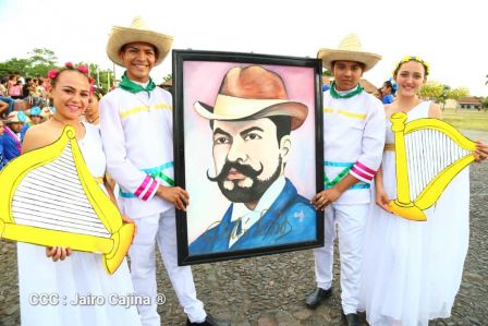 Leoneses conmemoran 131 aniversario de la publicación de Azul de Rubén Darío