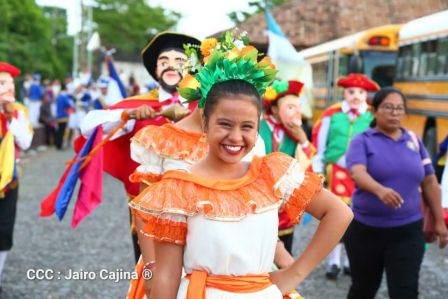 Leoneses conmemoran 131 aniversario de la publicación de Azul de Rubén Darío
