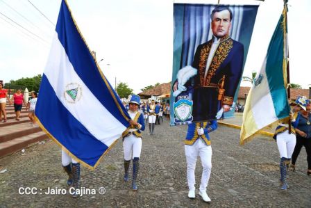 Leoneses conmemoran 131 aniversario de la publicación de Azul de Rubén Darío