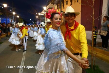 Leoneses conmemoran 131 aniversario de la publicación de Azul de Rubén Darío