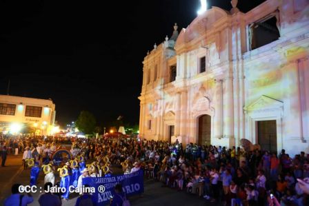 Leoneses conmemoran 131 aniversario de la publicación de Azul de Rubén Darío