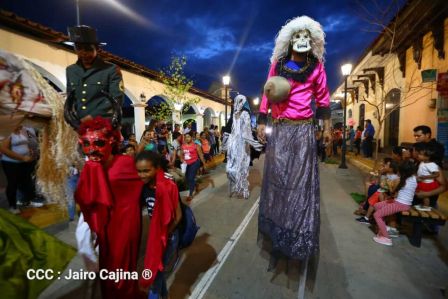 Leoneses conmemoran 131 aniversario de la publicación de Azul de Rubén Darío