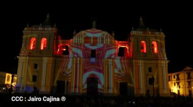Leoneses conmemoran 131 aniversario de la publicación de Azul de Rubén Darío