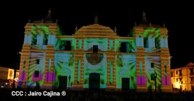 Leoneses conmemoran 131 aniversario de la publicación de Azul de Rubén Darío