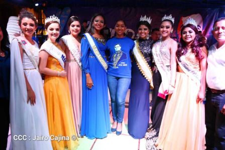 Leoneses conmemoran 131 aniversario de la publicación de Azul de Rubén Darío