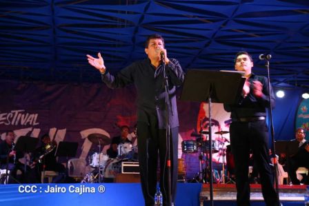 Leoneses conmemoran 131 aniversario de la publicación de Azul de Rubén Darío