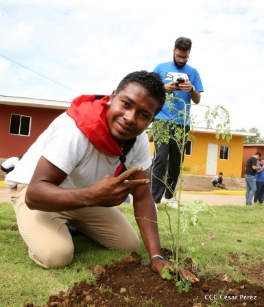 Celebran el 65 natalicio del comandante Hugo Chávez