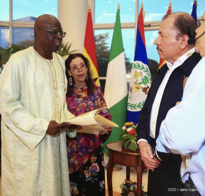 Entrega de cartas credenciales de siete nuevos Embajadores