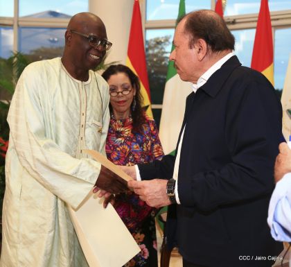 Entrega de cartas credenciales de siete nuevos Embajadores