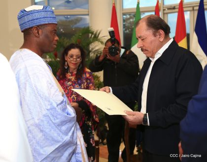 Entrega de cartas credenciales de siete nuevos Embajadores