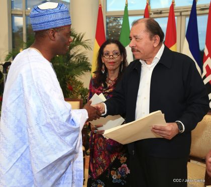 Entrega de cartas credenciales de siete nuevos Embajadores